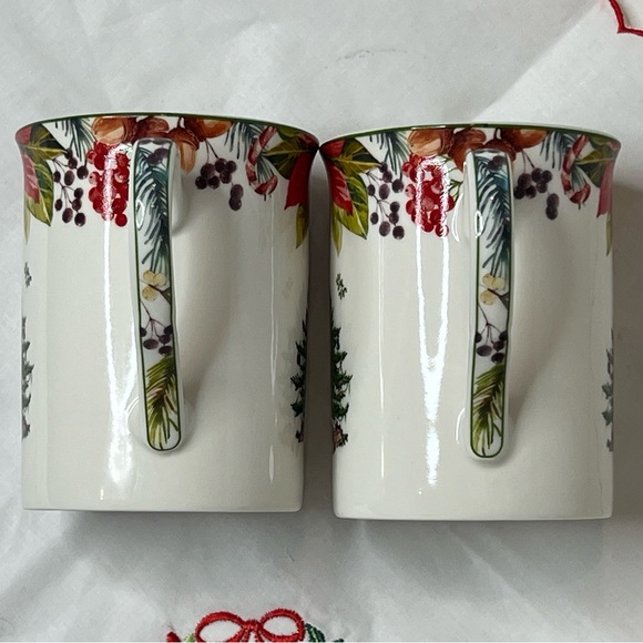 Spode Holiday Mugs with Christmas Tree Poinsettia set of two 12oz Discontinued - Picture 4 of 6